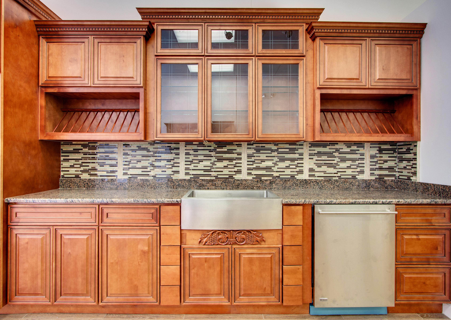 Traditional Bathroom Cabinets