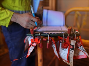 How a Group Lockout Tagout Procedure Protects Workers