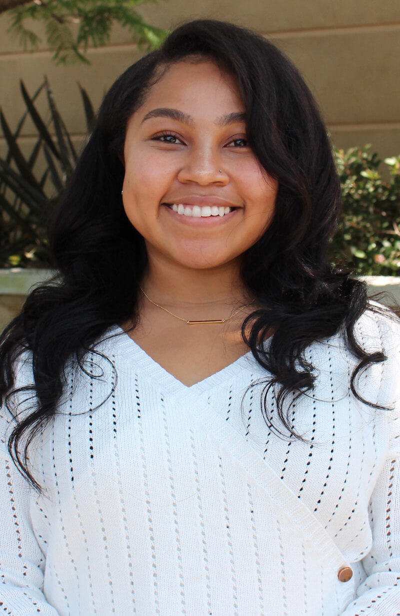 Sydney Curls Headshot