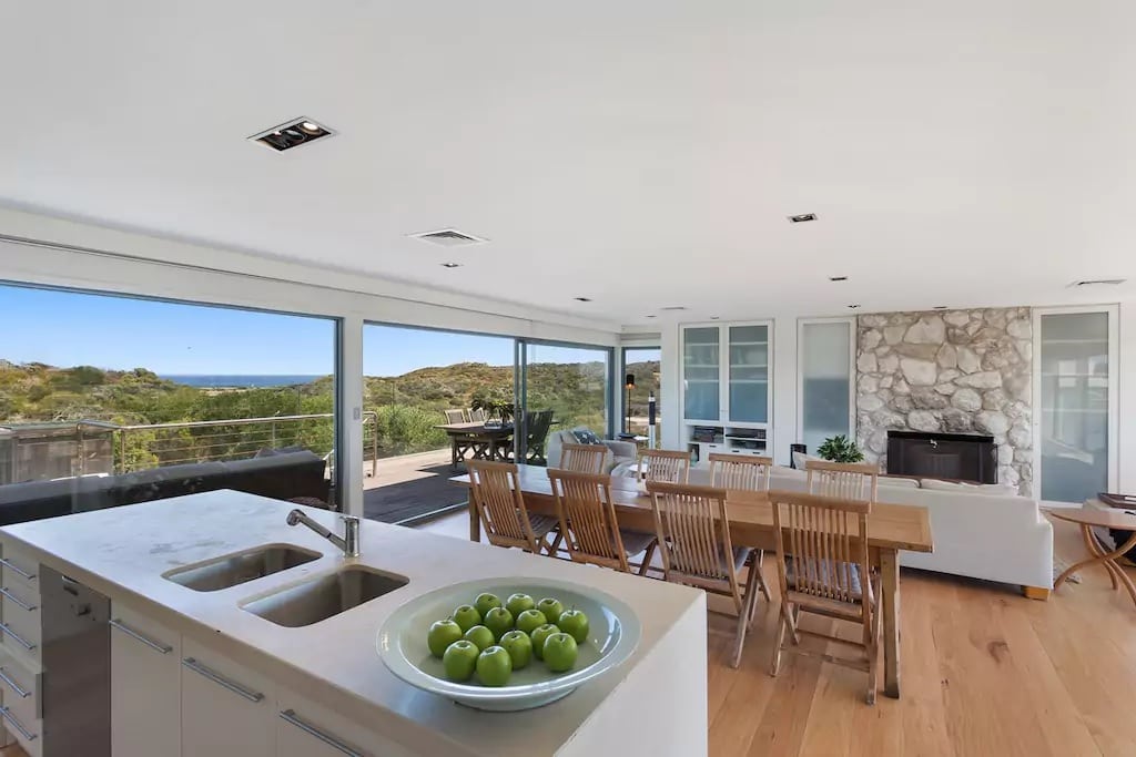 View Spacious Livingroom