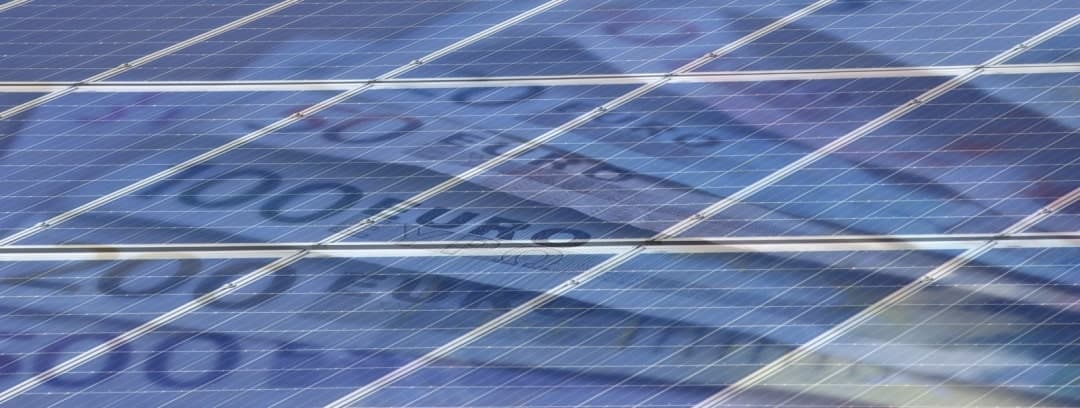 Solarzellen und Euroscheine