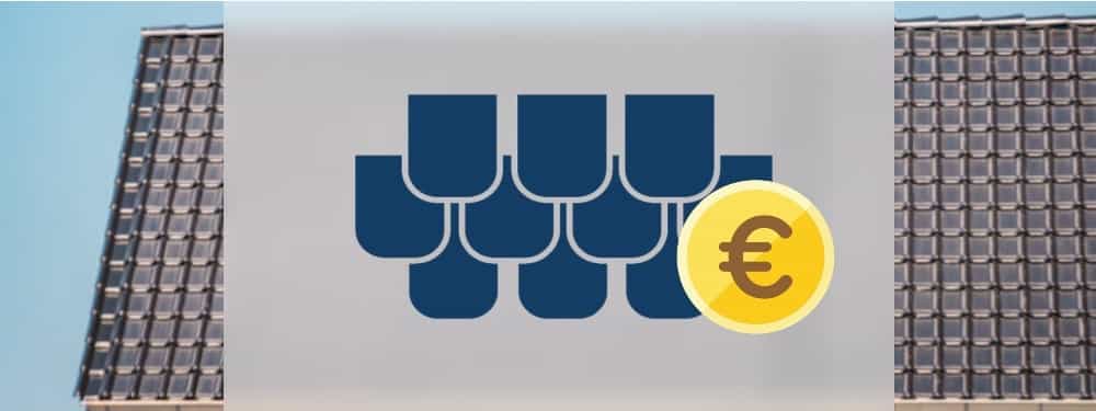 Icon von Solardiechziegeln und Euro-Münze mit Hausdach im Hintergrund