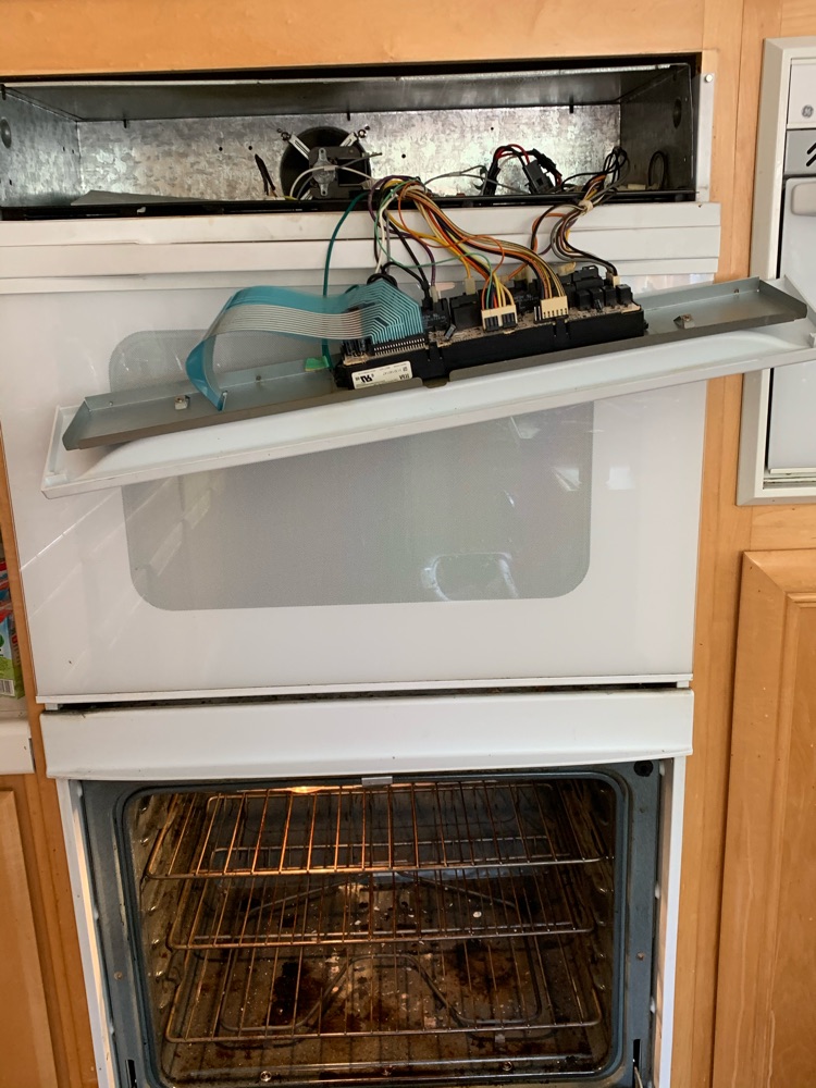 ᐉ GE Oven Not Closing? Here’s How to Fix Common Issues — Prime Air