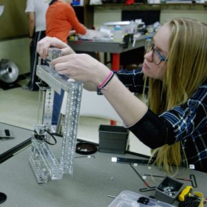 ¿Sabías que hoy es el Día de "Introducir a una niña en la ingeniería"?