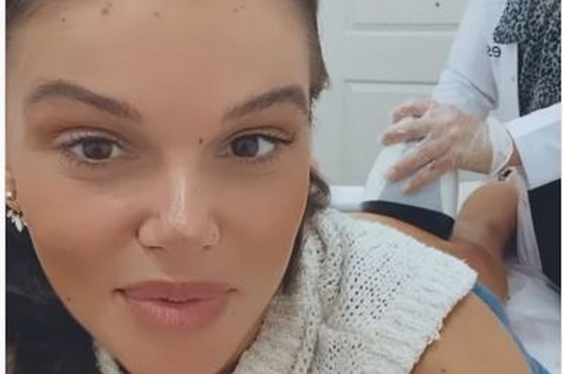 Faye Brookes visits Este Medical