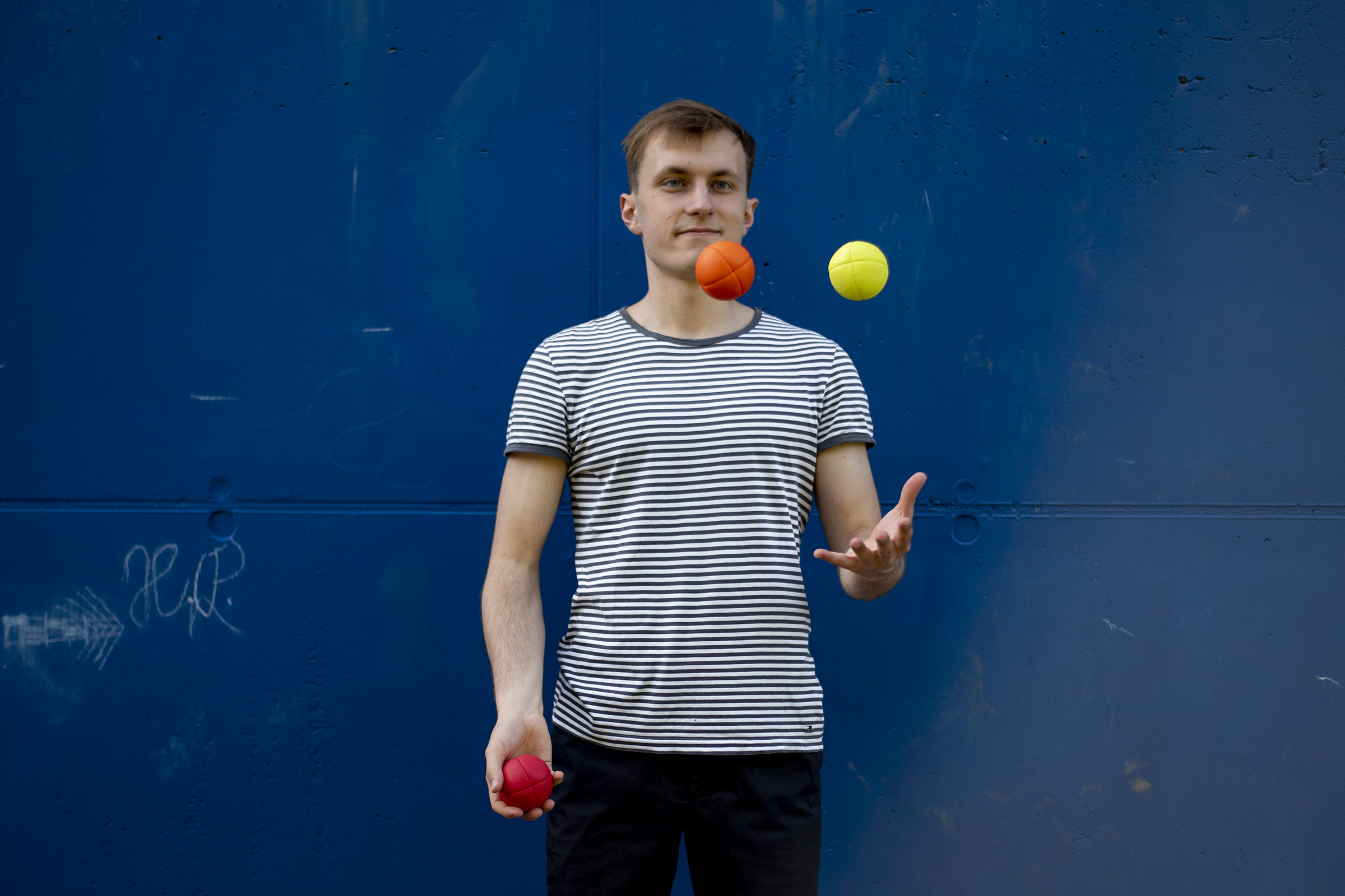 Jugglequip How to Juggle 3 Balls