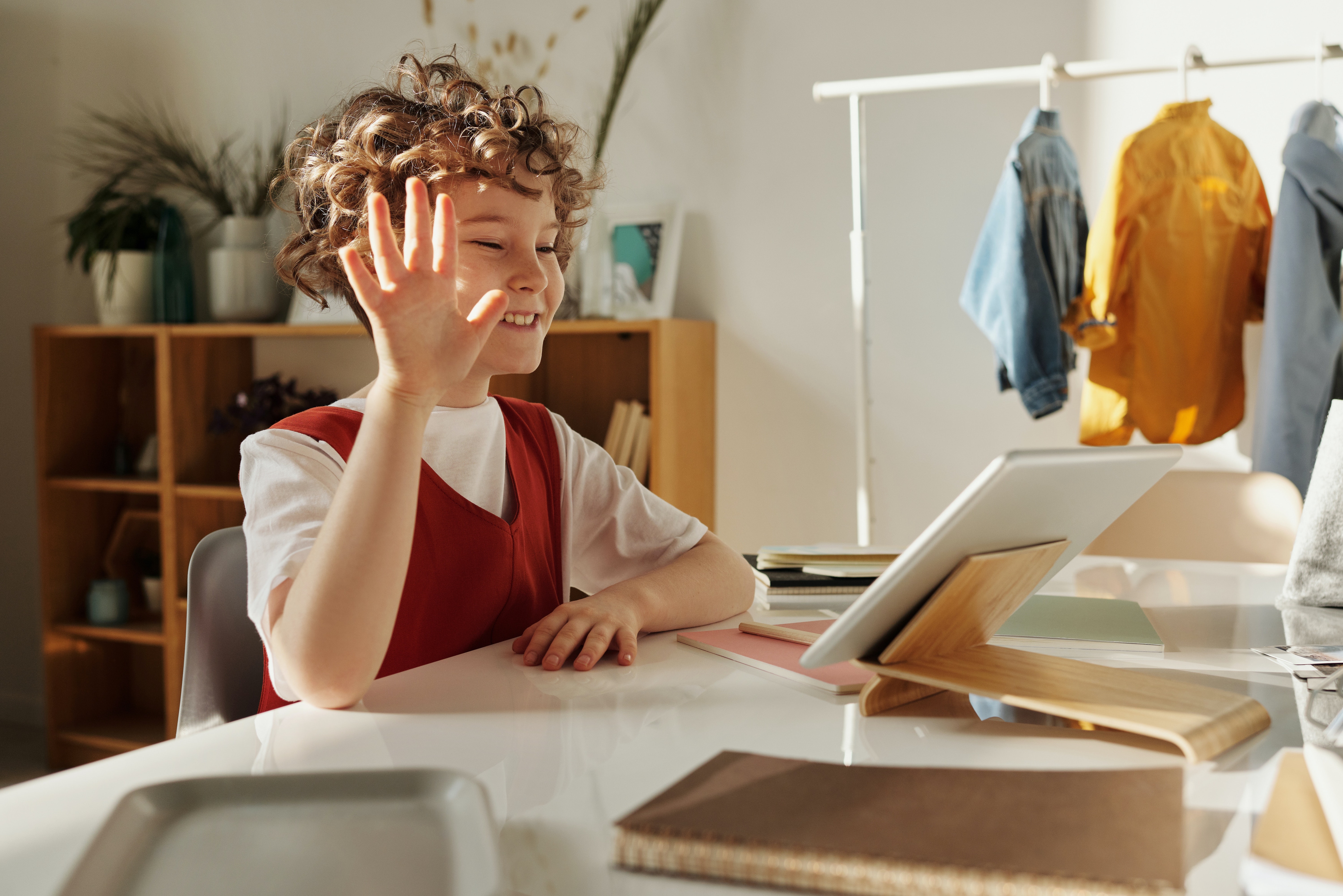 Student participates in virtual class