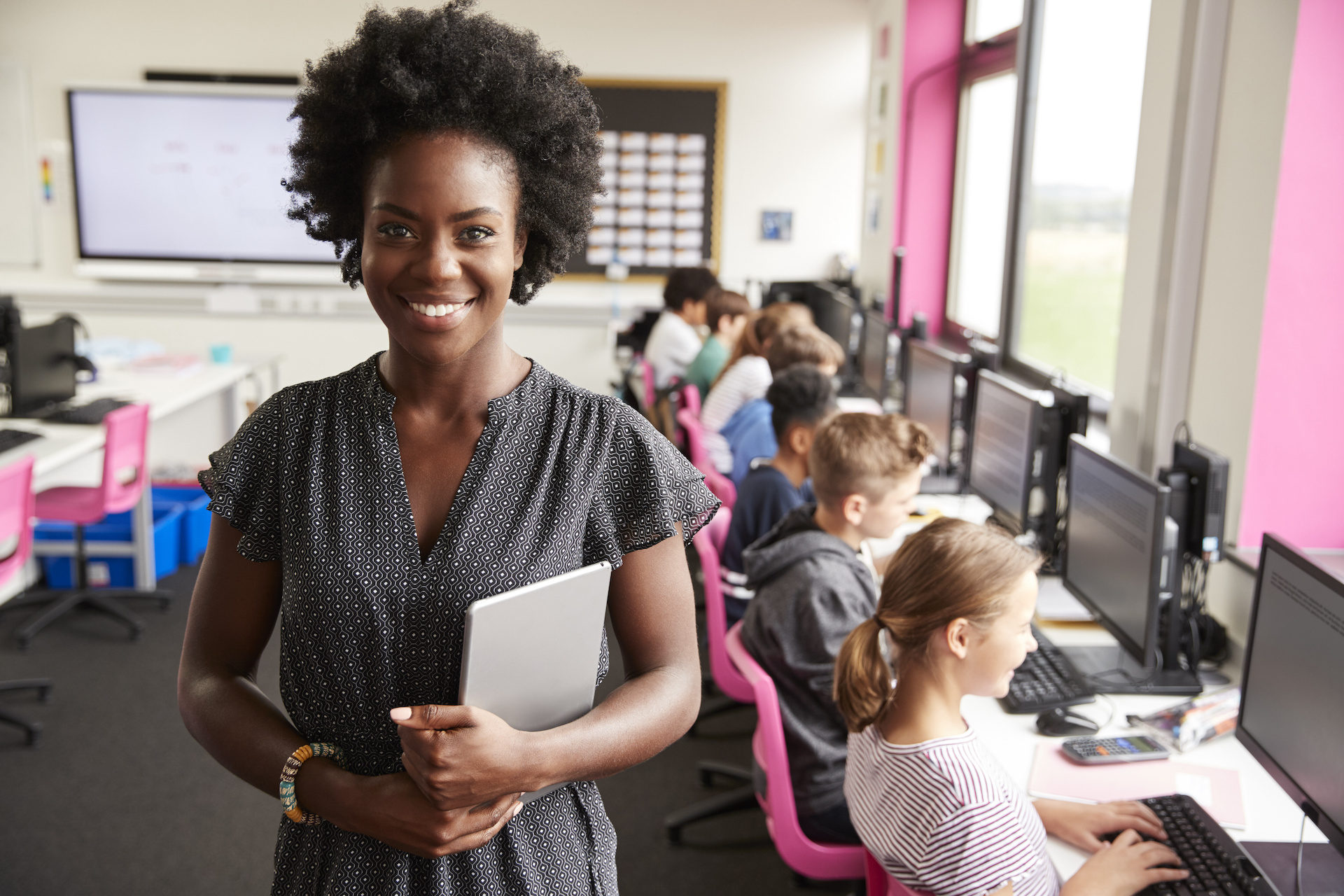 Girl on a computer learning.