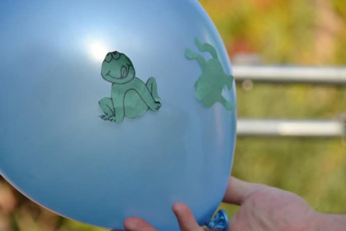 blue balloon with jumping frogs static easy science experiment