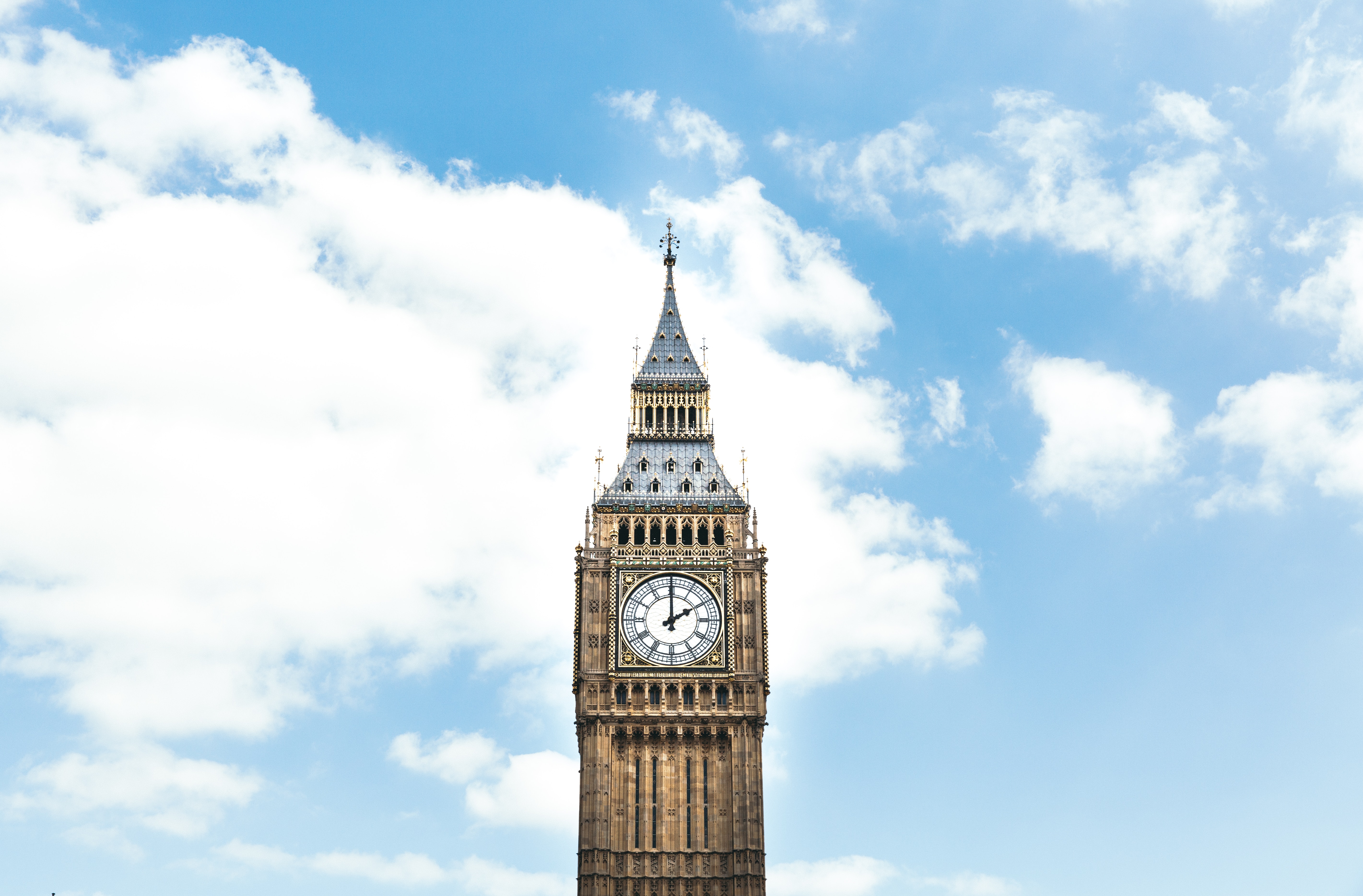 Big Ben up against the blue sky