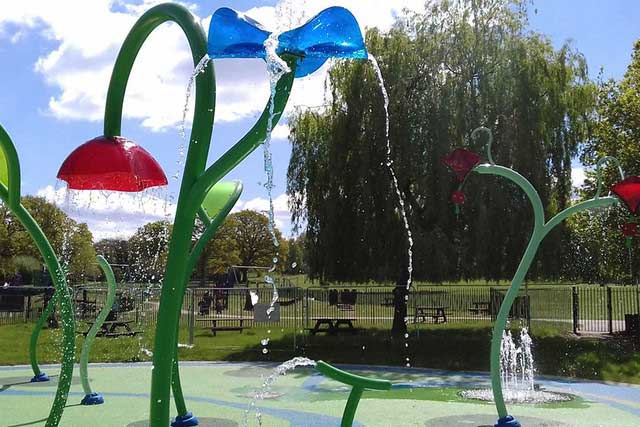 king george splash park in bushey