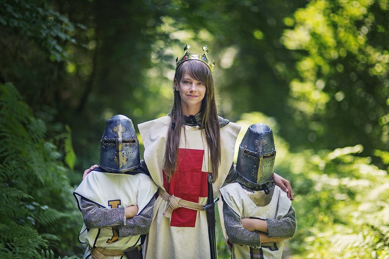Kids dressed up in historical outfits