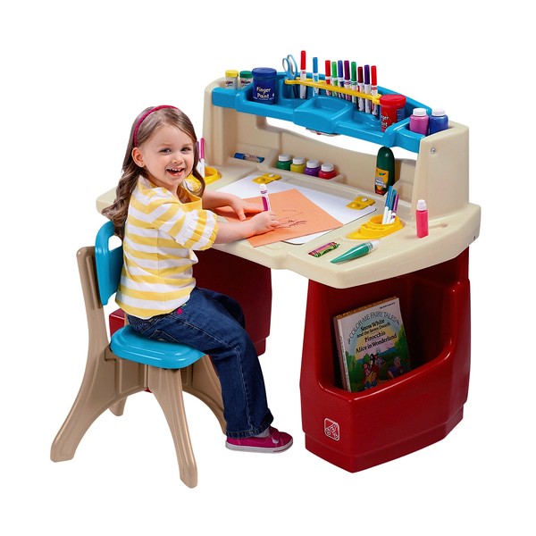 Step 2 Deluxe Art Activity Desk And Chair Set.