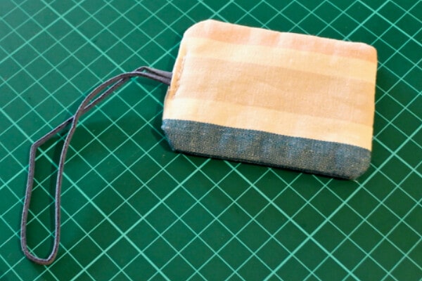 Easy stitched DIY luggage tags.