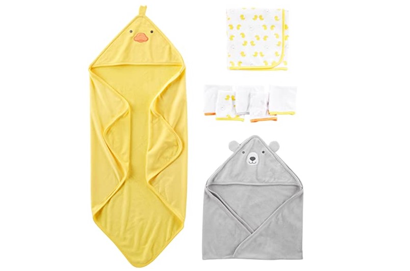 Colorful towel sets for a cosy bath time.