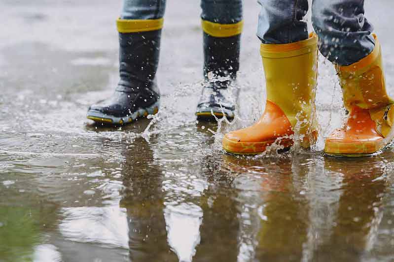 Rain jokes are guaranteed to get the whole family laughing.