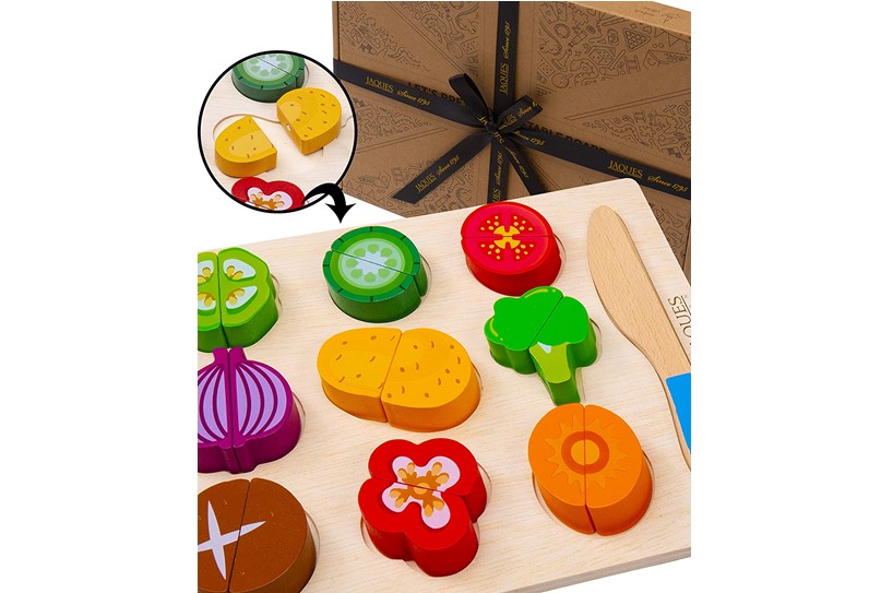 Attractive and colorful set of vegetables toy.