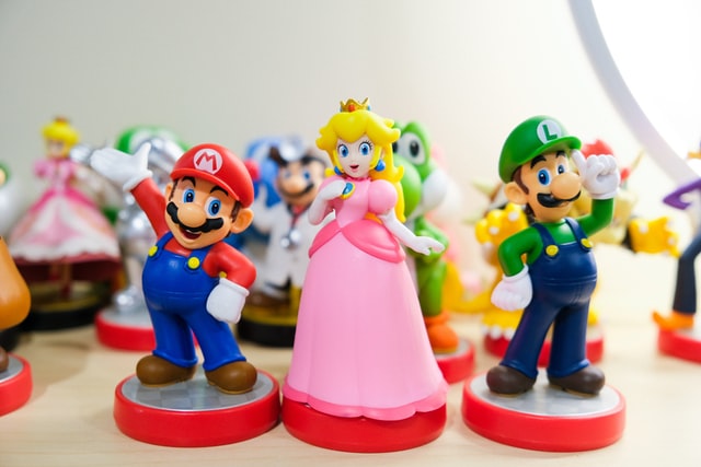 (Mario is accompanied by his brother Luigi in his missions.