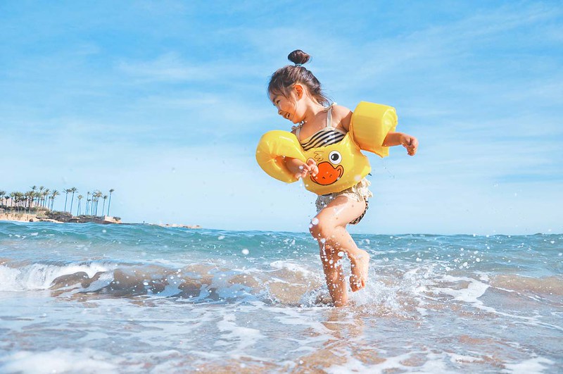 These baby girl names inspired by the beach will enhance her calm and cool nature.