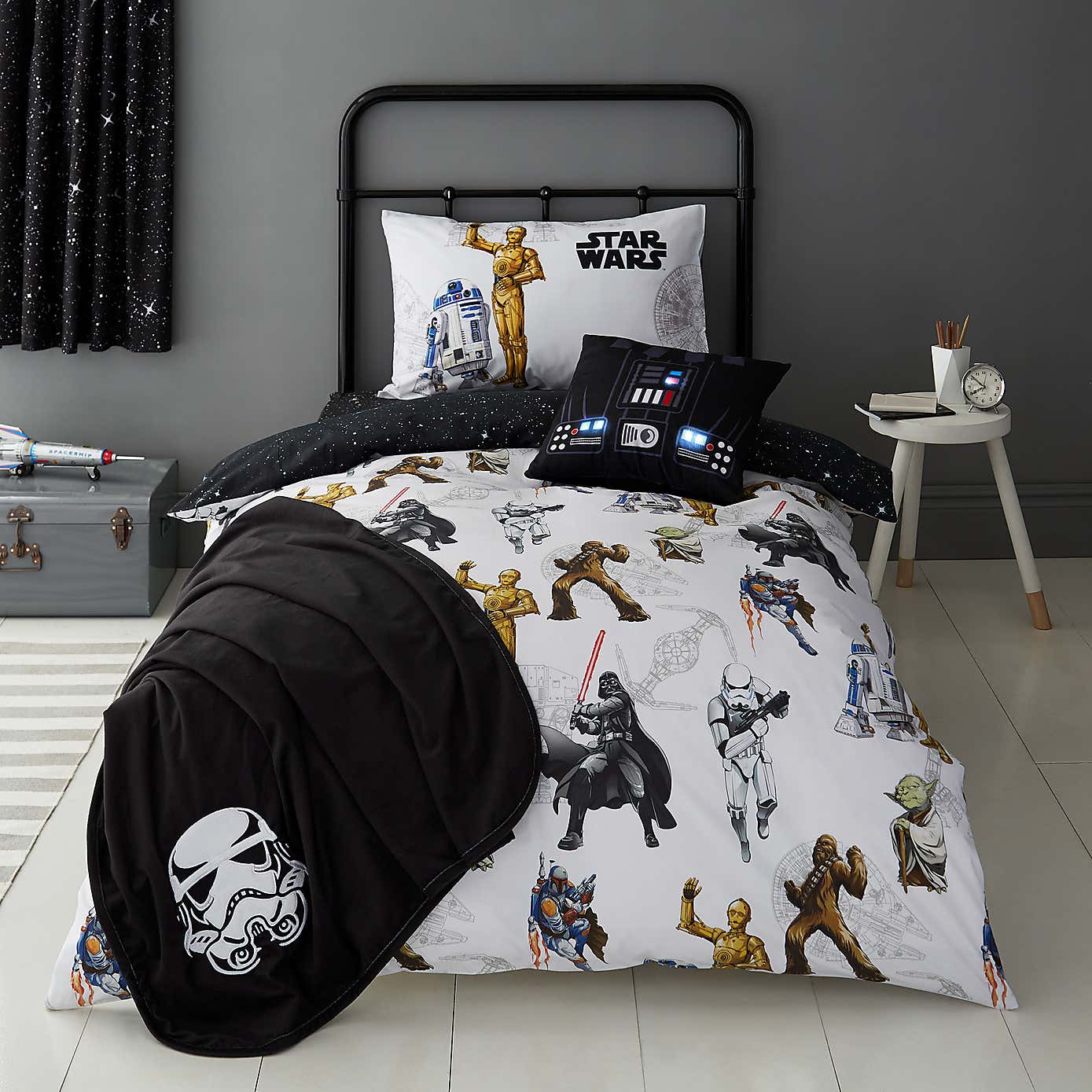 Disney Star Wars Glow In The Dark Duvet Cover And Pillowcase Set - Dunelm