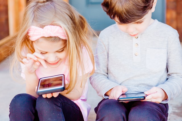 Tickle your kids funny bones with these hilarious Wi-Fi names.