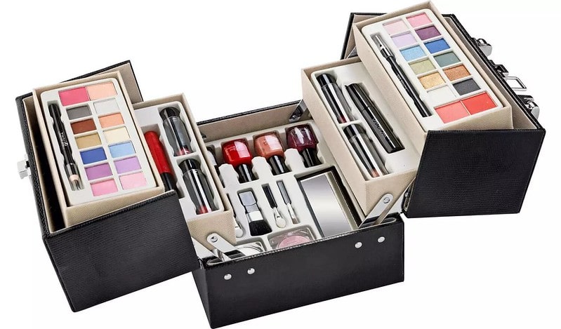 The Color Institute Making Up is Even Easier Make-up Set