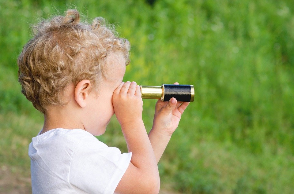 A spy monitors every move of their suspect discreetly