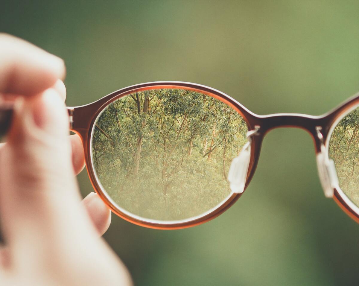 Add some fun to your day with some glassy puns.