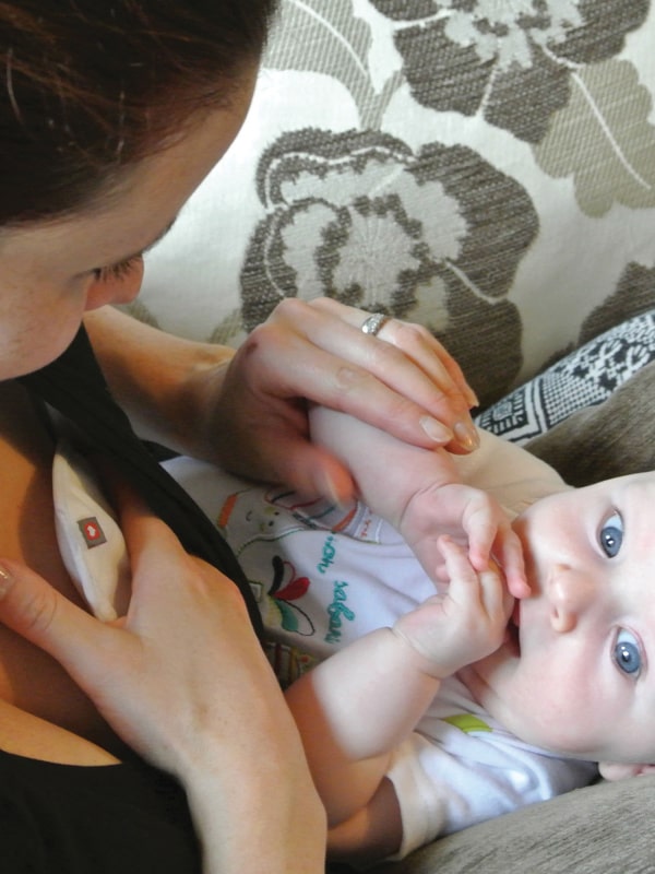Close Pop-in Reusable Breast Pads.