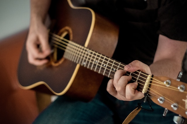 Names of guitars should depend on the guitar types.