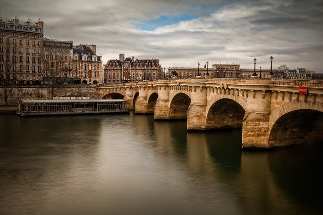 The Pont Neuf is the oldest bridge that goes across the Seine.