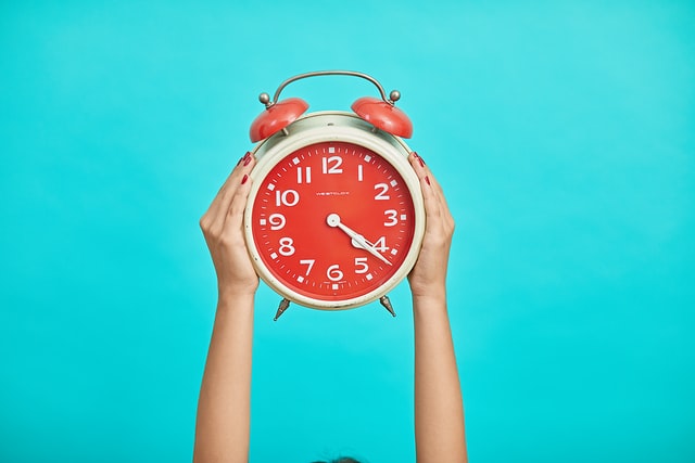 Clock jokes that wind you up will surely guarantee a hearty laugh.