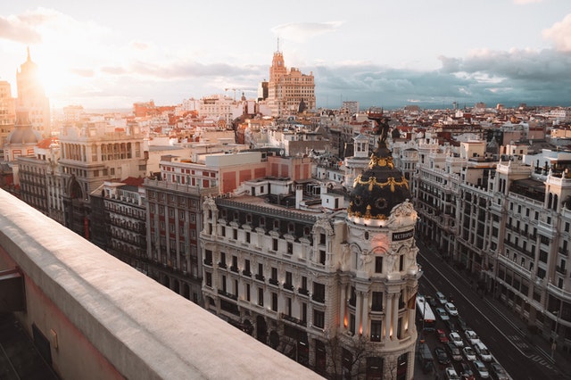 Funny Spanish phrases are easy to make into puns.