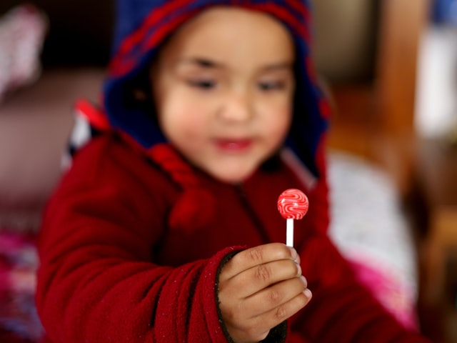 Funny jokes involving the sweetest food- candy.