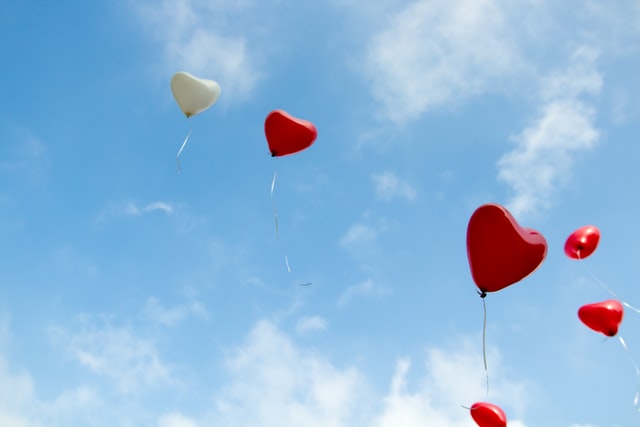 Cute love riddles for you to express your love to your beloved.