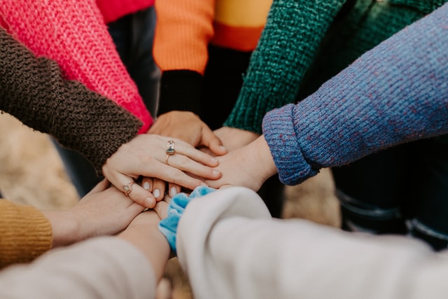 These quotes about about unity and love can bring people together.
