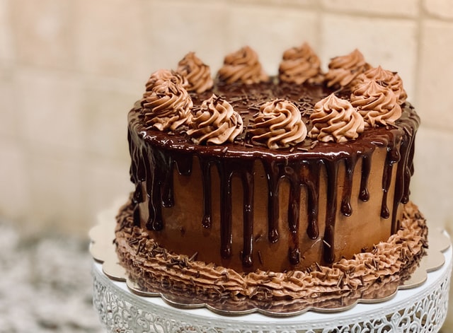 Everybody will love chocolate cake quotes or cupcake quotes.