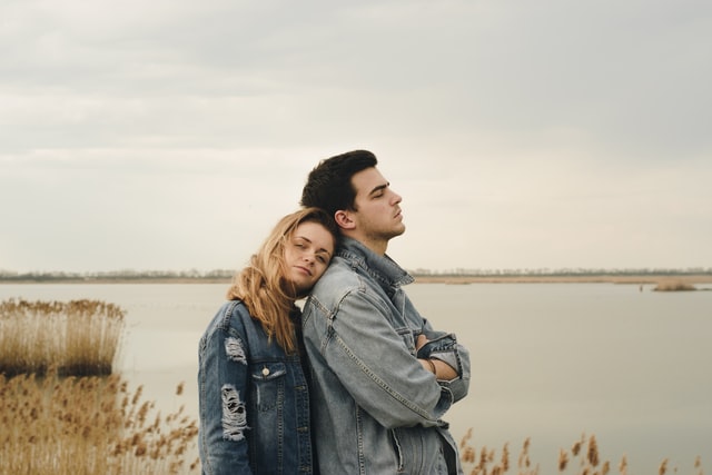 A couple can follow inspirational quote on love.
