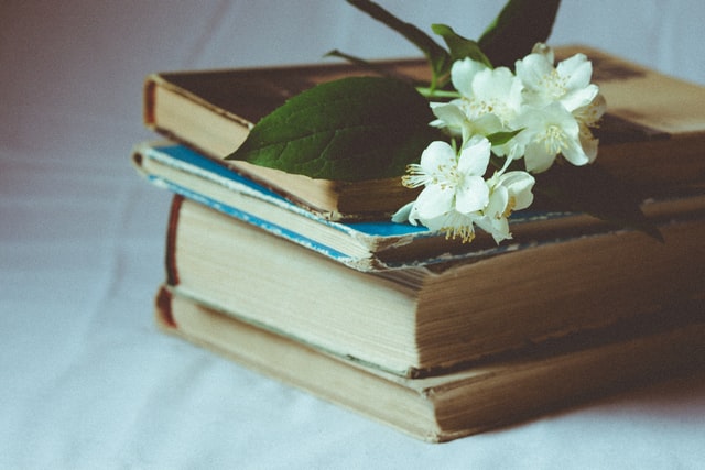 Words of poetry quotes evoke emotions.