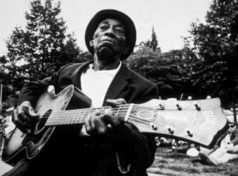blues traditionnel acoustique guitariste