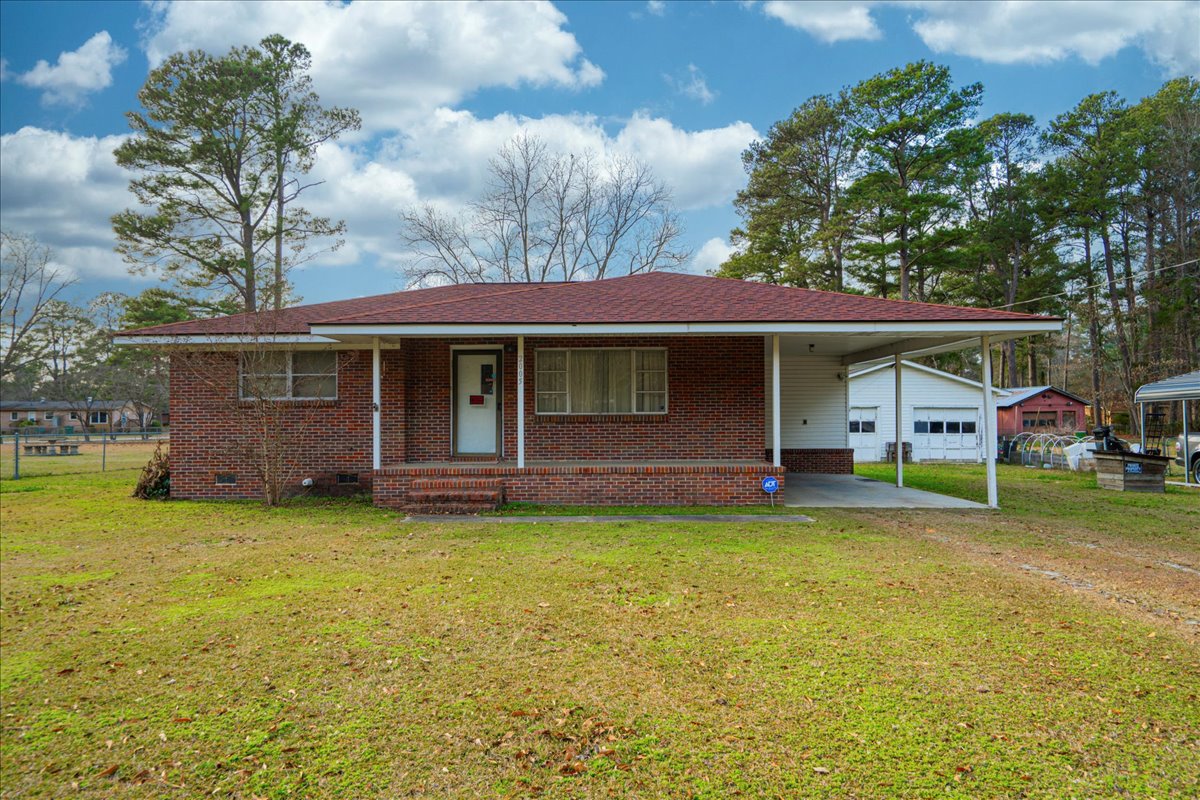 3 Bedroom, 1 Bathroom Home Florence, SC 29501 Crosson & Co.
