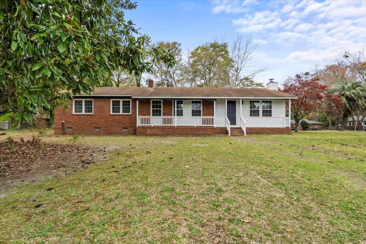3 Bedroom, 1.5 Bathroom Home Florence, SC 29505 Crosson & Co.