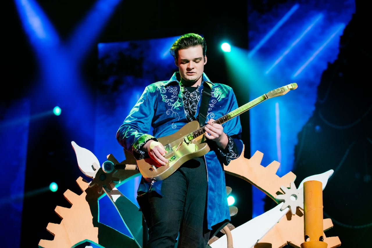 Singing Christmas Tree Bellevue Baptist Church