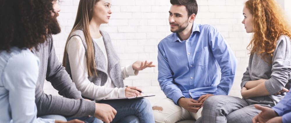 Group vs. Individual Therapy — Find the One That’s Right for You