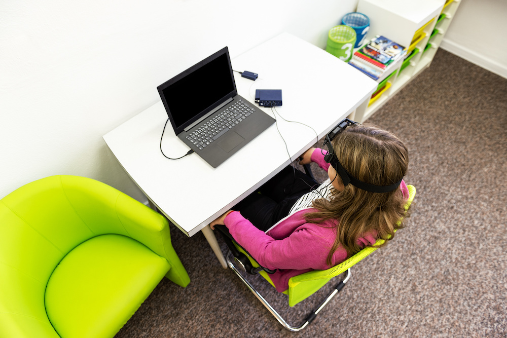 How Neurofeedback Therapy Helps to Manage Addiction