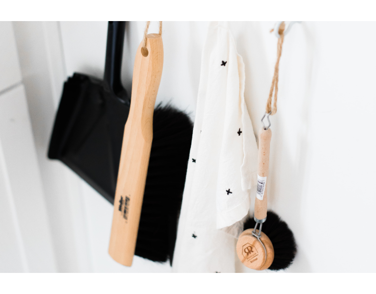 Wooden and natural cleaning products