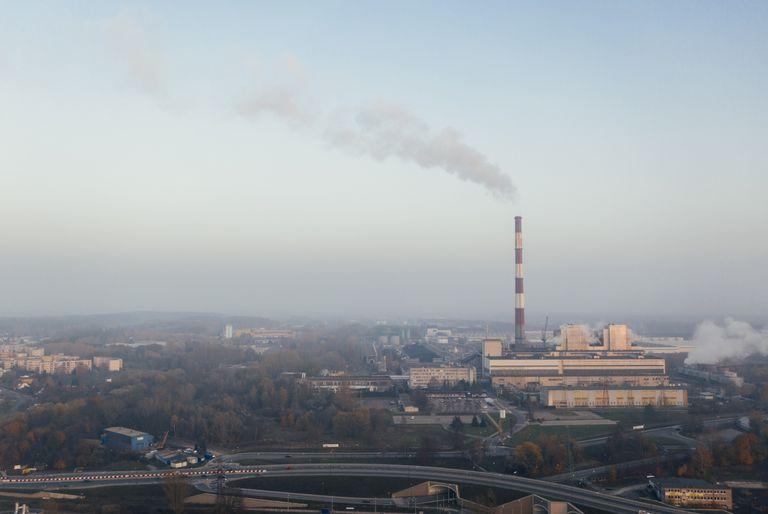 An industrial factory emitting carbon dioxide into the atmosphere.