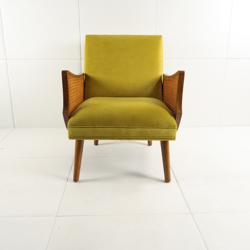 fauteuil velours jaune moutarde