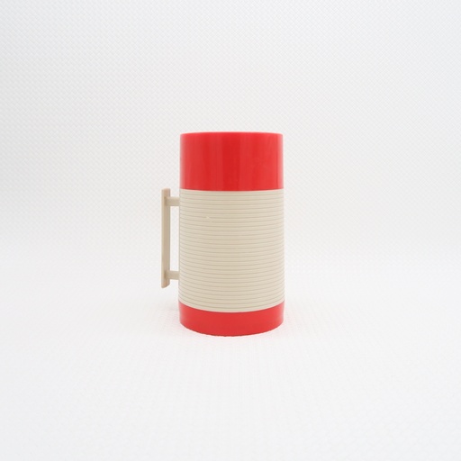 thermos en plastique rouge et beige