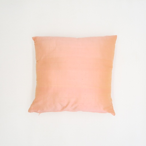 coussin satiné rose saumon